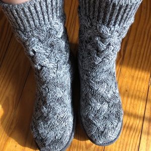 Grey knit Ugg boots